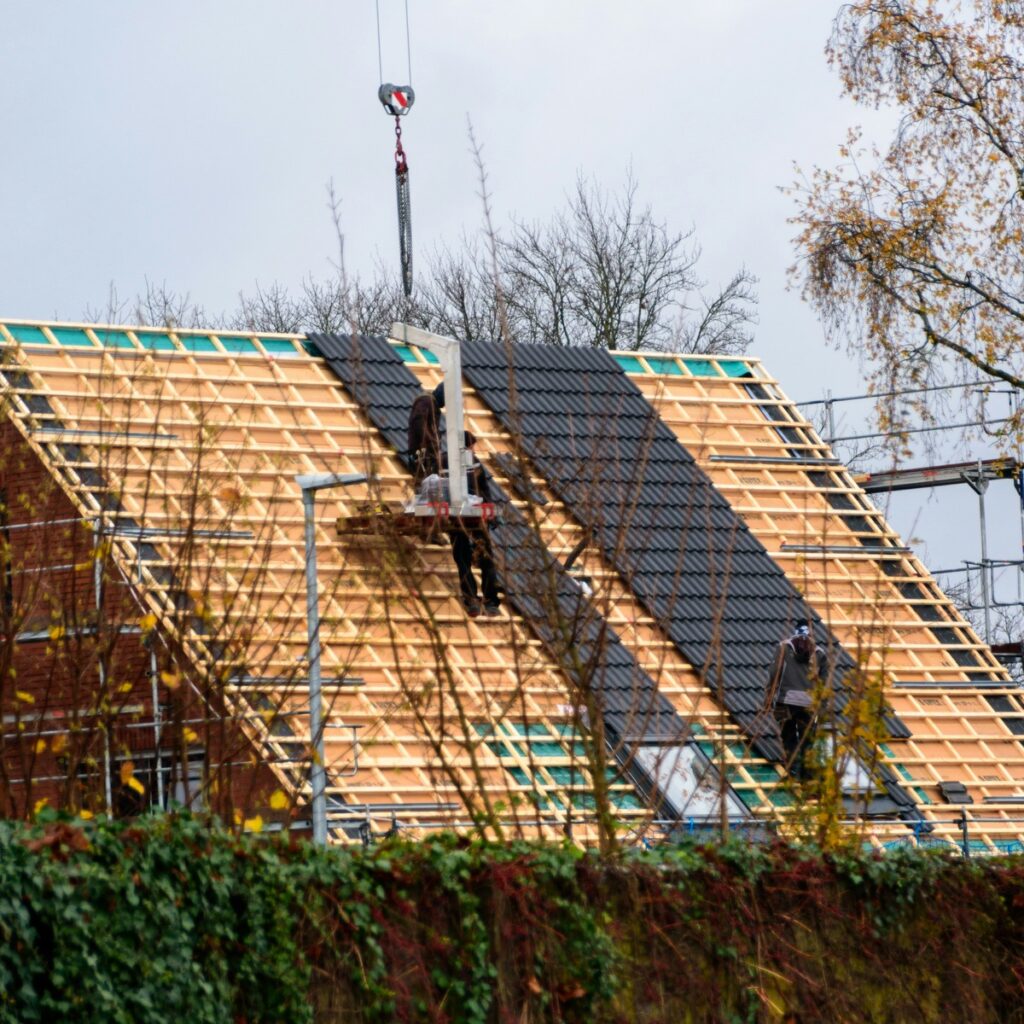 Trusted roofing company in Hanahan, SC installing a new residential roof